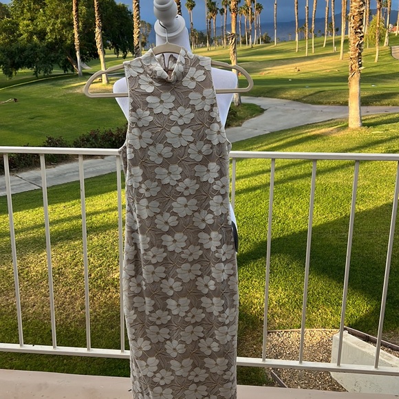 Dress the population jasmine floral lace dress midi high neckline size medium - Picture 4 of 8